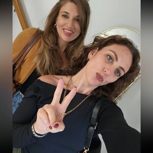 Meet your Posher, Dana